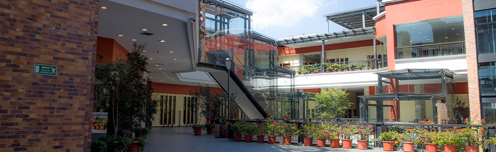 USFQ Campus Foyer