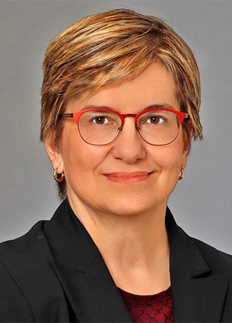 a headshot of speaker marie cini